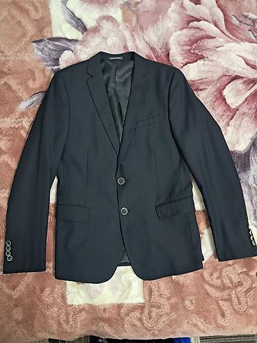 Костюмы: Всё за 3000 Состав: - Костюм-двойка темно-синего/черного цвета — 1