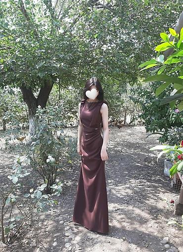 mango canta: Qadın gecə/ziyafət paltarı - Rəng: tünd qəhvəyi (borğun ton) - Model — 1