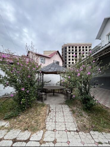 Долгосрочная аренда домов: 310 м², 9 комнат — 4