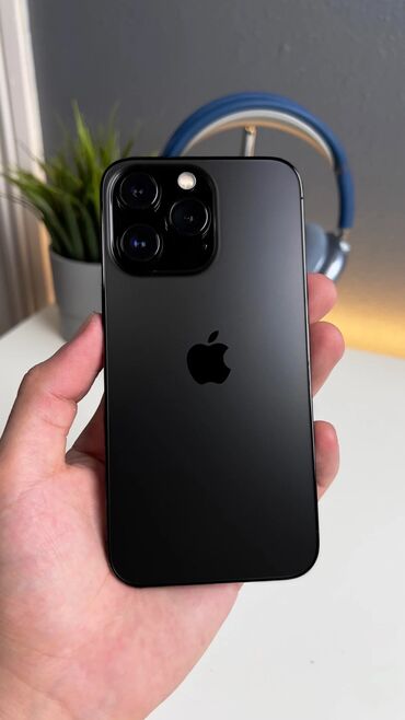 Apple iPhone: IPhone 14 Pro, Б/у, 128 ГБ, Черный, Зарядное устройство, Защитное стекло, Чехол, 90 %