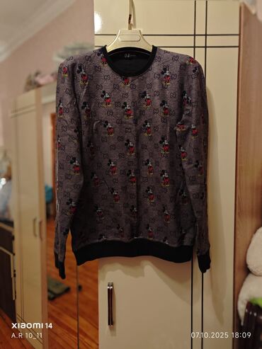 Dəstlər, kostyumlar: Qadın geyim dəsti – uzun palto və 3 fərqli kofta 1) Uzun palto - — 14