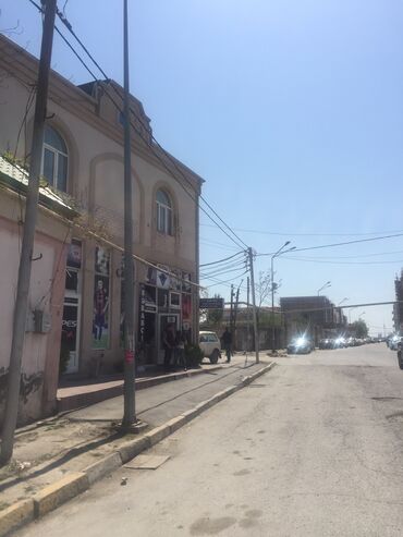 babek prospektinde satilan evler: Keşlə qəs. 8 otaq, 380 kv. m, Yeni təmirli