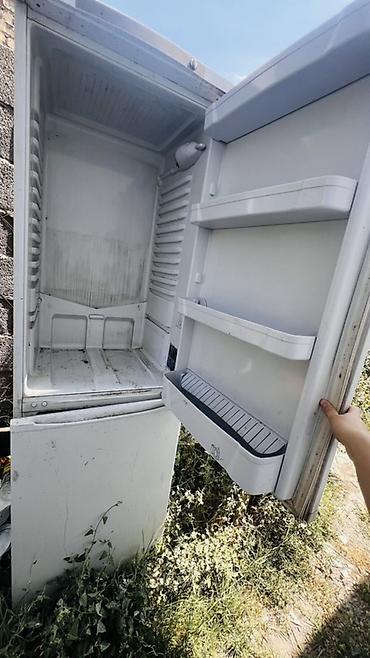 cd disk: Холодильник Indesit с нижней морозильной камерой.
Не работает — 4
