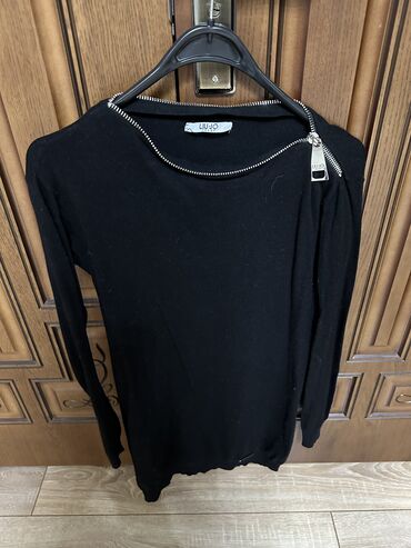 Köynək və bluzalar: 10 azn. razmer S/M — 15