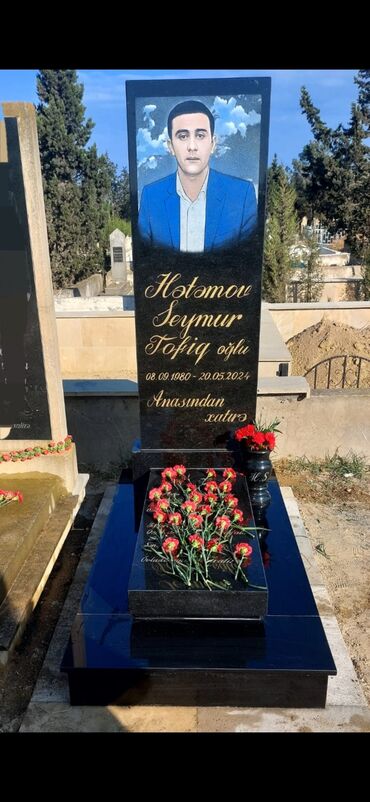 Başqa xidmətlər: Mərmərqranitməzar daşlarının sifarişi qəbul olunur.Ukraniya — 20