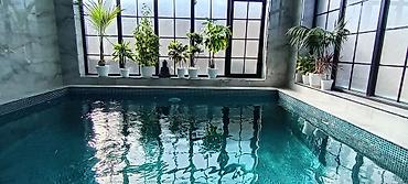 Həyət evləri və villaların satışı: Müasir memarlığa malik iki mərtəbəli villa. Geniş panoram pəncərələr — 2