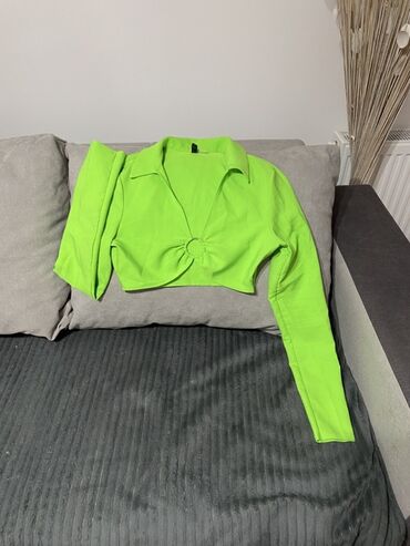 Haljine: Elegantna crno-zlatna haljina na pruge - Model: koktel/večernja — 40