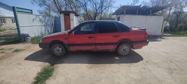 wolksvagen: Volkswagen Passat: 1988 г., 1.8 л, Механика, Бензин, Седан