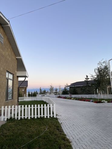 Иссык-Куль 2025: Коттедж, Palm Beach VIP ЦО Palm Beach, Чок-Тал, Детская площадка, Парковка, стоянка, Охраняемая территория at lalafo.kg — 38 Иссык-Куль 2025: Коттедж, Palm Beach VIP ЦО Palm Beach, Чок-Тал, Детская площадка, Парковка, стоянка, Охраняемая территория — 38