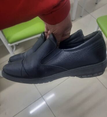 сапоги новые 38: Чистая натуральная кожа мужская обувь Купили за 8500 сом размер не