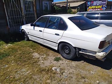 Унаа: BMW 5 series: 1989 г., 2.5 л, Кол менен иштөөчү, Бензин, Седан — 1