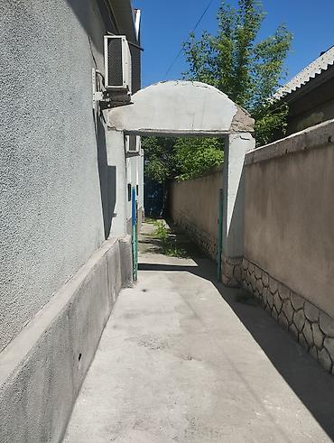Продажа барачных домов: 🏡 Продаётся просторный кирпичный дом с большим потенциалом! 💰 Цена — 23