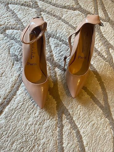 туфли с силиконовыми вставками: Christian Louboutin qadın tufliləri - Model: klassik sivri burun — 1
