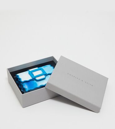 Çantalar: Çiyin çantası, Charles & Keith