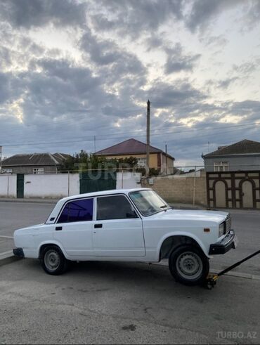 фольксваген поло комплектации: Model: Lada 2107 (VAZ), 4 qapı sedan Rəng: Ağ Salon şüşələri