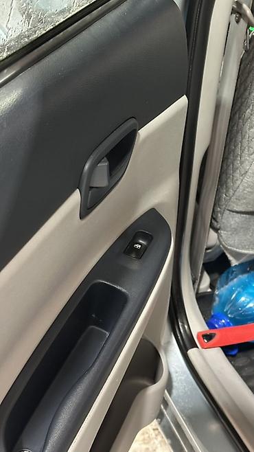 Hyundai: Hyundai Verna: 2006 г., 1.4 л, Механика, Бензин, Седан — 32