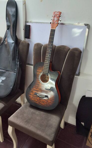 Akustik gitaralar: Akustik gitara, 6 sim, Yeni, Ünvandan götürmə