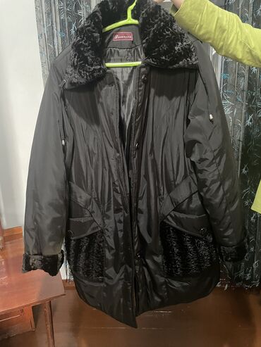детские зимние куртки с мехом: Продаю Куртку зимнююженская👍Новая! деньги нужны срочно Размер