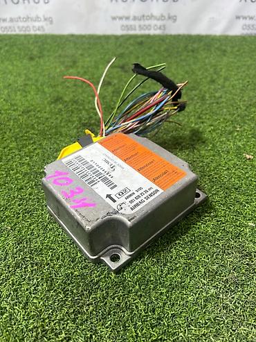 Блок управления подушками безопасности (SRS / Airbag Control Unit) для