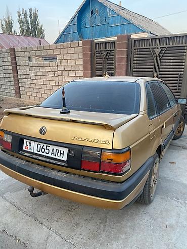 лифтбек: Volkswagen Passat: 1988 г., 1.8 л, Механика, Бензин, Седан — 6