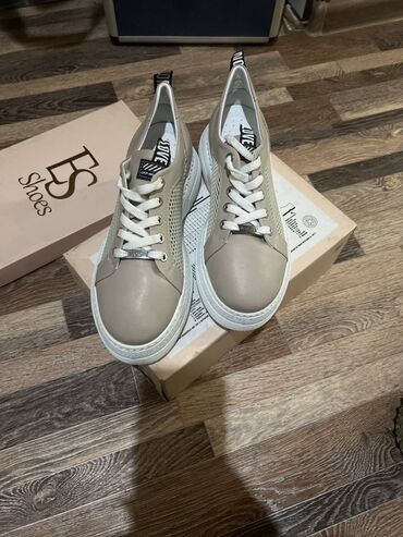 термо обувь женская: Женские кеды (2 пары) 1) Бежево-белые кеды ES Shoes - Верх