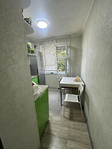 квартира 10мкр: 🏠 Продаётся 3-комнатная квартира в 10-м микрорайоне 📍 Адрес: район — 4