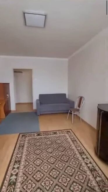 сдаю квартиру 12мкр: 1 комната, Собственник, Без подселения, С мебелью частично