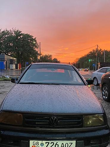 vento: Volkswagen Vento: 1993 г., 1.8 л, Механика, Бензин, Седан — 1