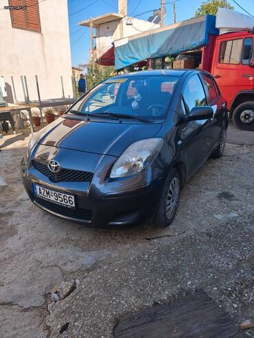 Toyota: Toyota Yaris: 1 l. | 2011 έ. Χάτσμπακ — 2