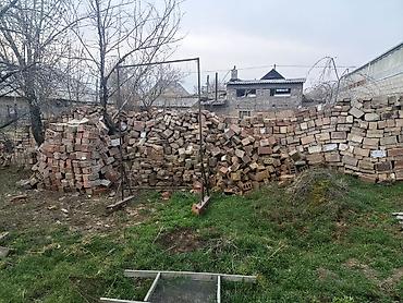 бария: Кирпич сатылат б/у 1 штуку 8 сом. ушу суротогудой. канча бар экенин — 1