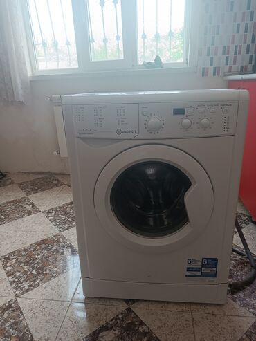 malyutka paltaryuyan: Paltaryuyan maşın Indesit, 7 kq, İşlənmiş, Avtomat, Qurutmasız, Kredit yoxdur, Ünvandan götürmə