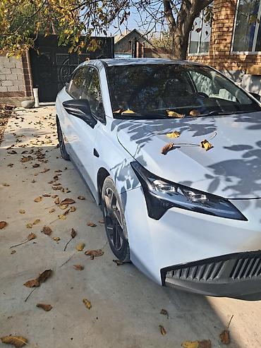 девятка авто: Электромобиль GAC Aion S Plus (седан, серебристий) Ключевые — 3