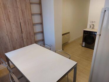 Uzunmüddətli kirayə mənzillər: Səbail rayonu İçəri şəhər metrosuna 3 dəqiqəlik piyada məsafədə — 10