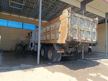авто кран: Самосвал HOWO Sinotruk 6x4 - Колесная формула: 6x4 - Кабина — 7