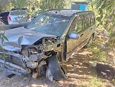 ярис витс: Nissan X-Trail: 2003 г., Автомат, Бензин, Кроссовер — 3