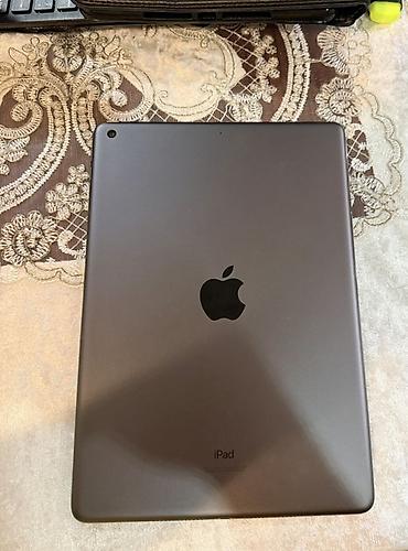 Apple iPad: Ipad 9 (2021) Salam Ipad 9 (2021) Satilir Məhsul problemsizdi Təzə — 1