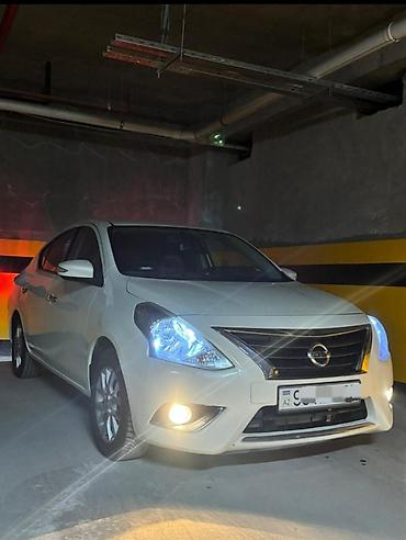 mercedes 208 d: Nissan Sunny: 1.5 l | 2014 il Sedan — 2