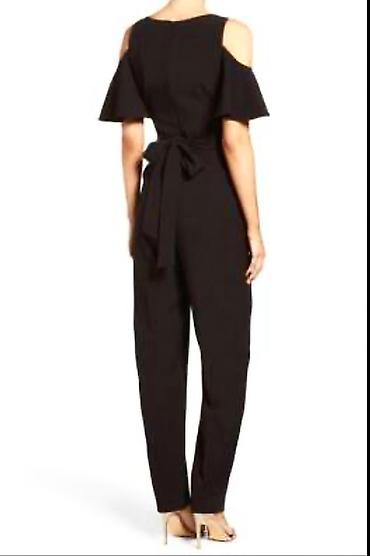 Другая женская одежда: Женский модный комбинезон с открытыми плечами и оборками на рукавах — 5