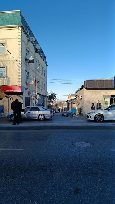 продажа и аренда домов: -Ev Xırdalan şəhəri, Adıgözəlov küçəsi, 34a ünvanında yerləşir lalafo.az -da продажа и аренда домов: -Ev Xırdalan şəhəri, Adıgözəlov küçəsi, 34a ünvanında yerləşir