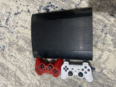 ps3 ош: Срочно продаю состояние очень хорошая,внутри есть 5игр все шнуры есть