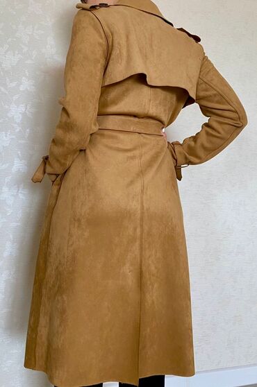 Женская одежда: Пальто, M (EU 38)