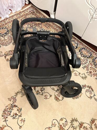 Modullu arabalar: Uşaq arabası – qatlanan, yığcam və möhkəm konstruksiyalı. - Rəng — 5