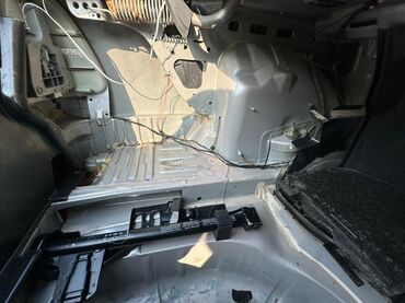 Mercedes-Benz: Mercedes-Benz C-Class: 2.2 l | 1996 il Sedan — 19