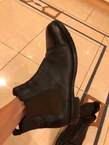 Botinkalar: Сarlo Pazolini Qara dəri Chelsea çəkmələri - Material: yumşaq təbii -da lalafo.az — 9 Botinkalar: Сarlo Pazolini Qara dəri Chelsea çəkmələri - Material: yumşaq təbii — 9