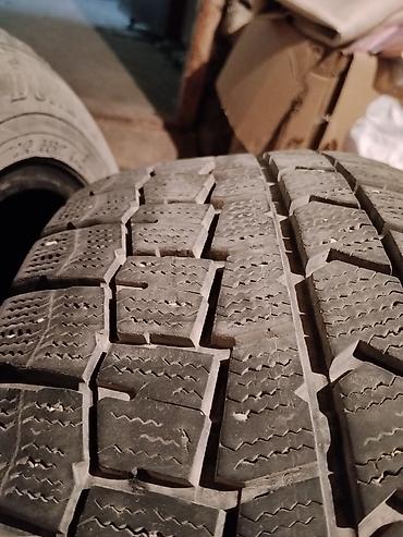 e klass: Комплект зимних шин Dunlop — 4 штуки. На фото видны нешипованные — 3
