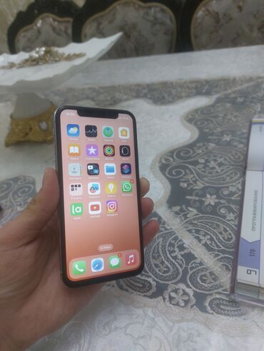 Apple iPhone: IPhone X, 64 ГБ, Белый, Чехол, 100 %