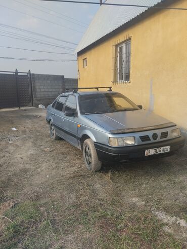 Volkswagen: Volkswagen Passat: 1990 г., 1.8 л, Механика, Бензин, Седан