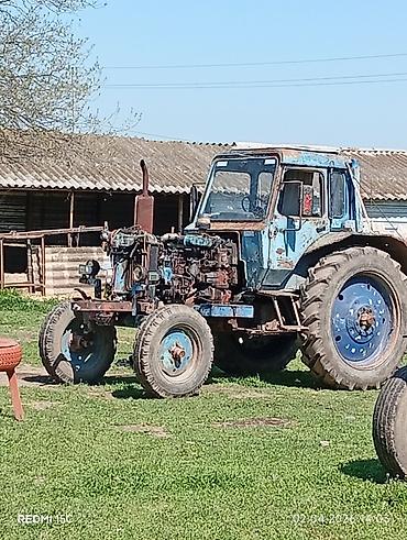 2.3 kompressor: Traktor MTZ tipli (sovet istehsalına bənzər) təkərli, kabinalı. Ön — 1