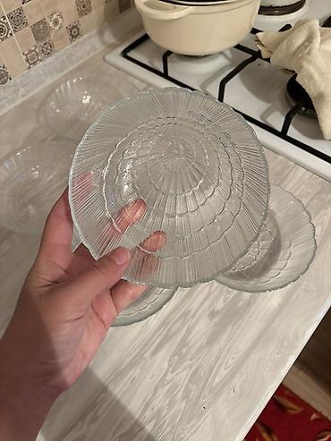 Наборы посуды: Набор посуды для чаепития и десертов б/у Состав: - 5 белые — 4