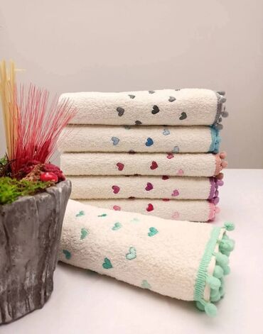 porcelanski set: Set of towels